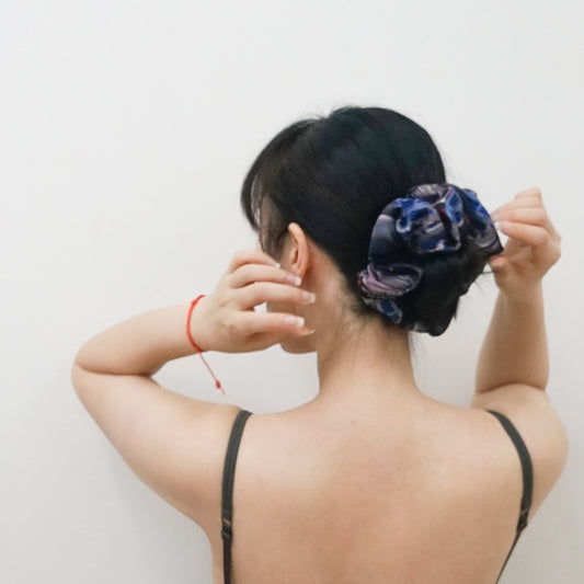 Invisibilis Moveré Premium silk scrunchie - Size Medium - Made in Hong Kong - 真絲髮圈 - 香港製造