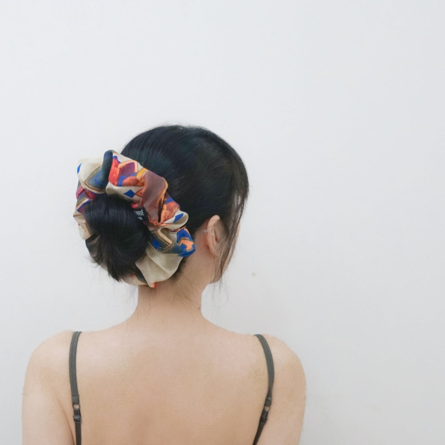 Invisibilis Moveré Premium statement silk scrunchie - Size Extra Large - Made in Hong Kong - 真絲髮圈 - 香港製造